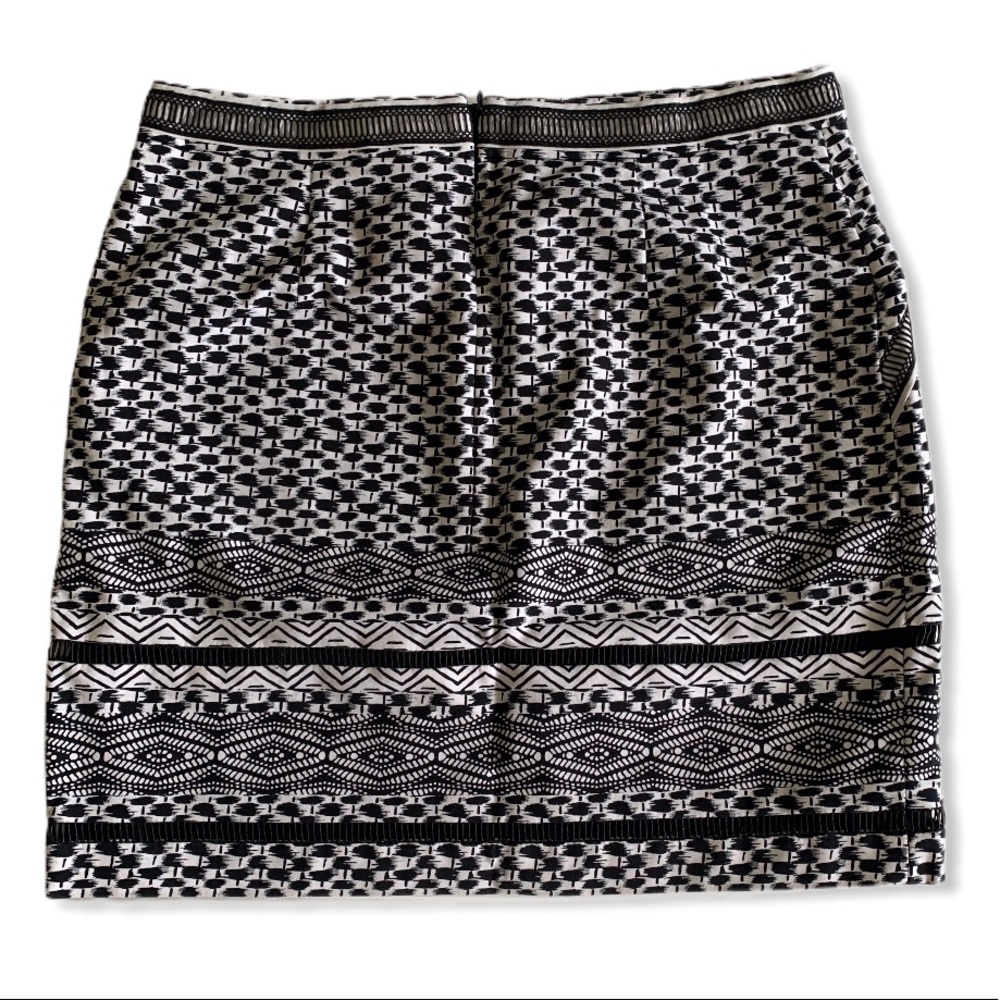 White House Black Market Skirt Geometric Lined Hidden Zipper Size 10 EUC - Picture 4 of 9